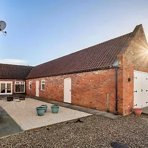 Finest Retreats - South Barn , Winestead United Kingdom